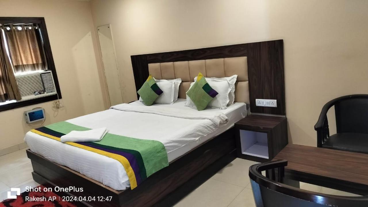 Hotel Paradise Convention Bhubaneswar Ngoại thất bức ảnh